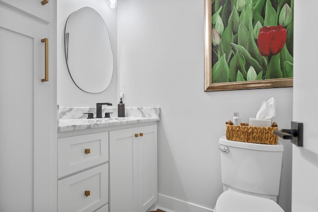 1113 Twin Points Rd, Hot Springs, AR 71913 - bathroom with vanity and toilet