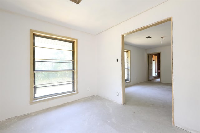278 Trap Mountain Rd, Hot Springs, AR 71913 - unfurnished room featuring concrete floors