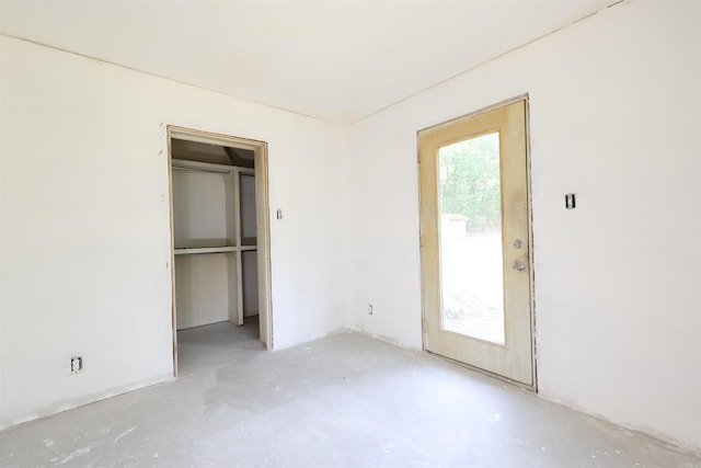 278 Trap Mountain Rd, Hot Springs, AR 71913 - unfurnished bedroom featuring concrete flooring and a closet