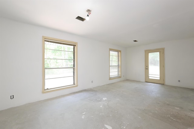 278 Trap Mountain Rd, Hot Springs, AR 71913 - unfurnished room featuring concrete flooring