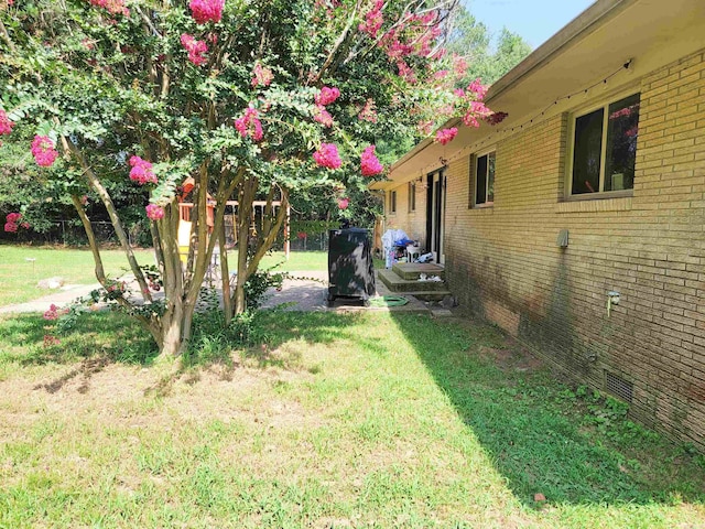 1209 Cole Ave, Mena, AR 71953 - view of green lawn