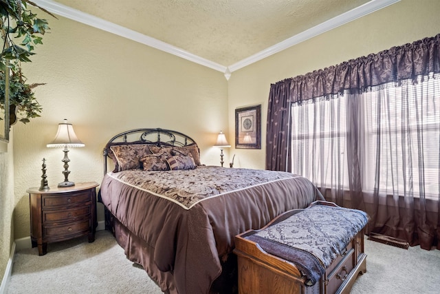 410 E Green St, Morrilton, AR 72110 - carpeted bedroom featuring crown molding and a textured wall
