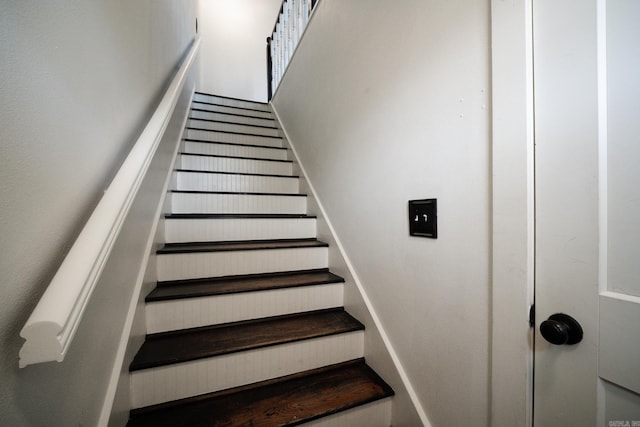 1005 S German Ln, Conway, AR 72034 - view of stairway