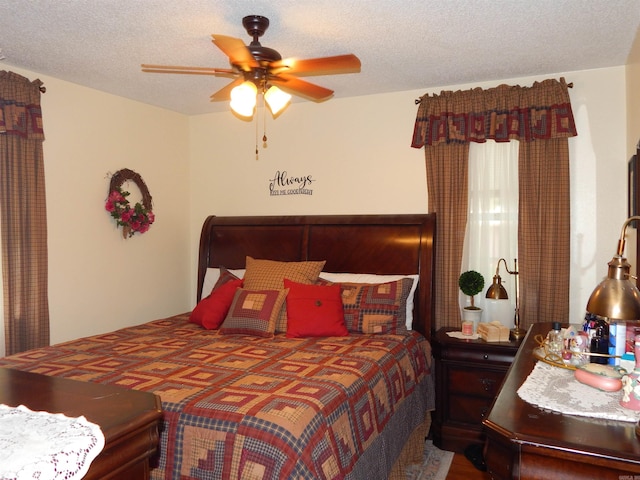 155 N Ridge Rd, Heber Springs, AR 72543 - bedroom featuring a textured ceiling and a ceiling fan