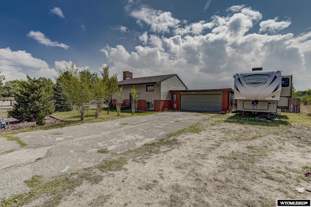 view of front facade featuring a garage