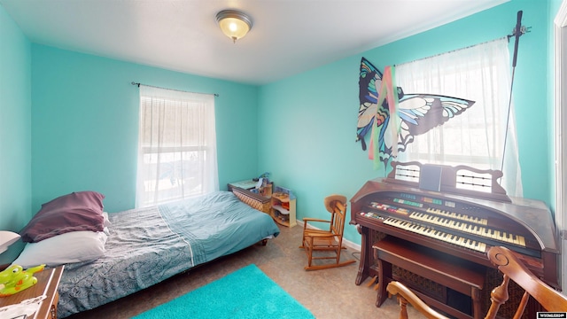 view of carpeted bedroom