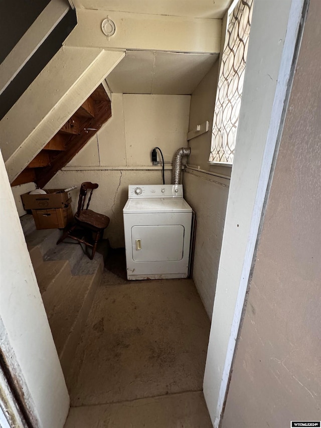 laundry area with washer / clothes dryer