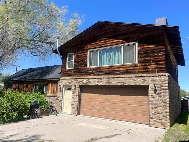 view of front facade with a garage