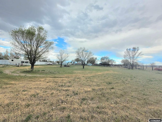 view of yard featuring a rural view