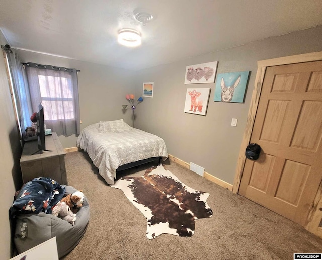 view of carpeted bedroom