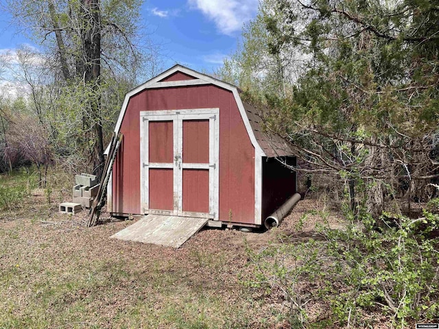 view of outbuilding