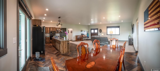 dining area with recessed lighting