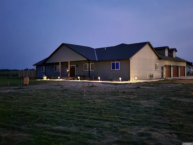 view of front facade featuring a garage