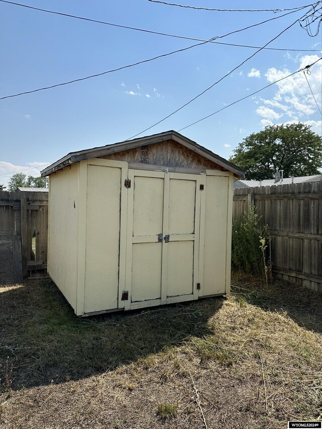 view of outbuilding