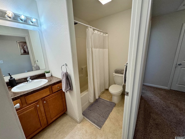 full bathroom featuring shower / bathtub combination with curtain, toilet, and vanity