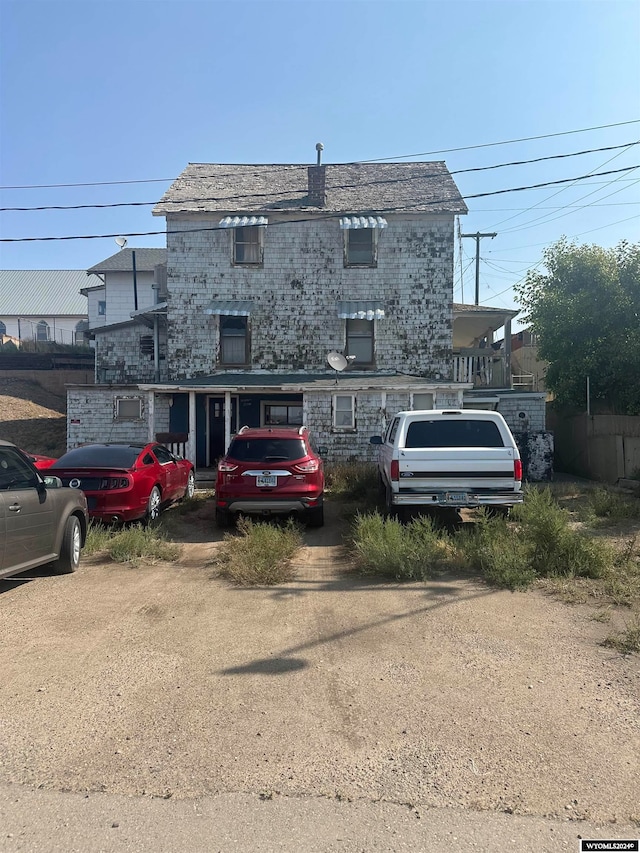 view of front of property