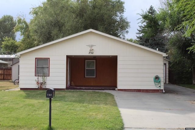 view of front of home with a front yard