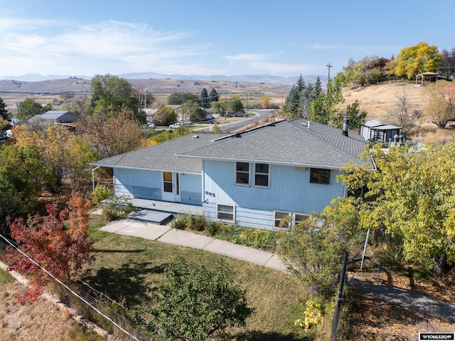 bird's eye view with a mountain view