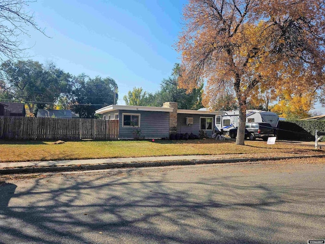 view of front of house with a front yard