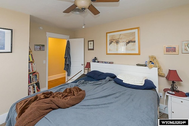 bedroom with ceiling fan