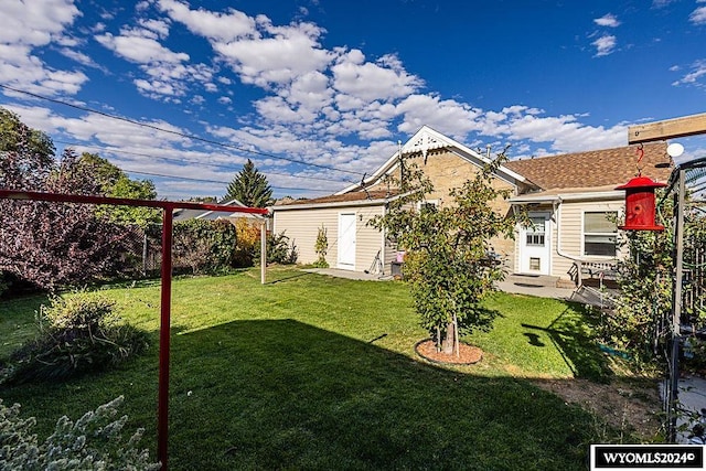 view of yard with a patio