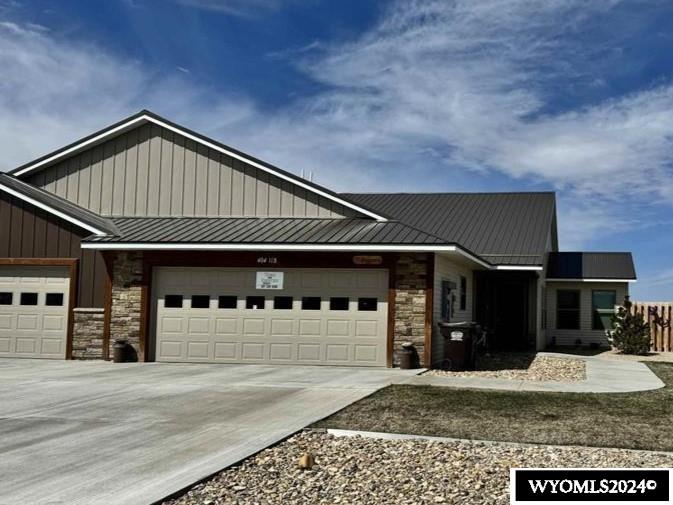 view of front of home featuring a garage