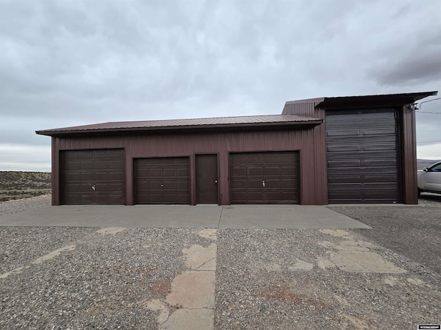 43 Red Cliff Dr, Lander, WY 82520 - view of garage