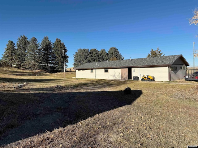 exterior space featuring a lawn