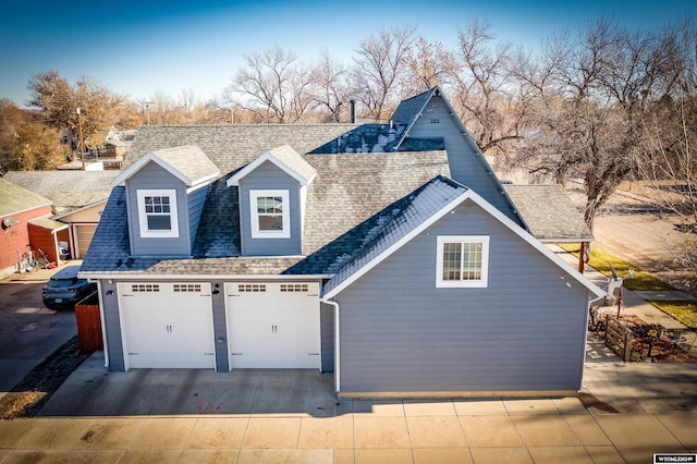 view of front of house with a garage