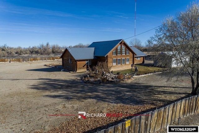 view of front of property