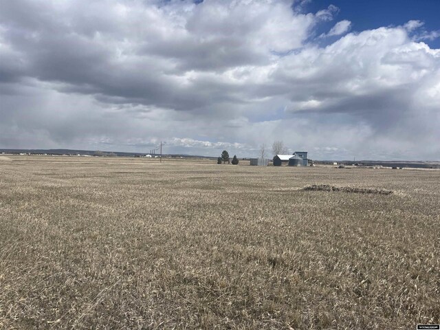 view of yard featuring a rural view