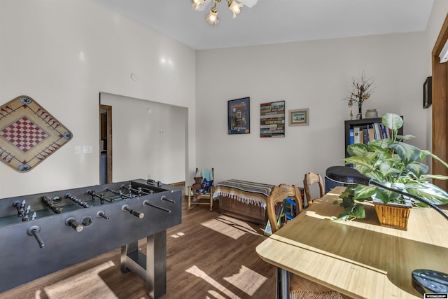 9 Spotted Tail Cir, Rock Springs, WY 82901 - playroom featuring dark wood finished floors and vaulted ceiling