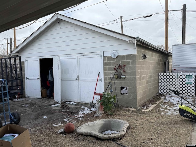 view of outbuilding