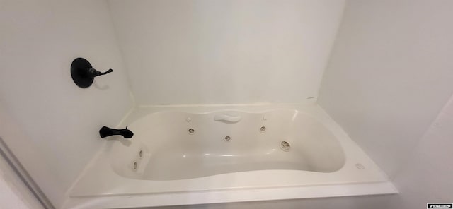 500 Madison, Rawlins, WY 82301 - interior details with a jetted tub