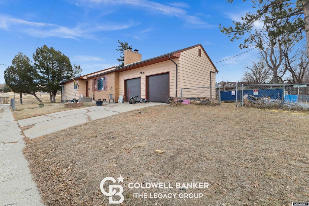 view of front of house featuring a garage