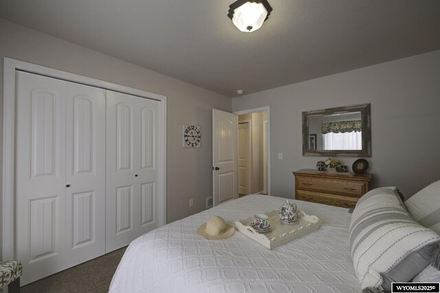 bedroom with a closet