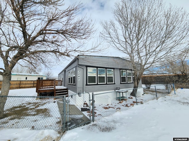 view of front of property