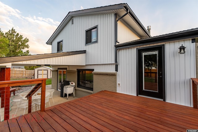 view of deck at dusk