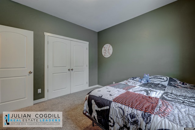 view of carpeted bedroom