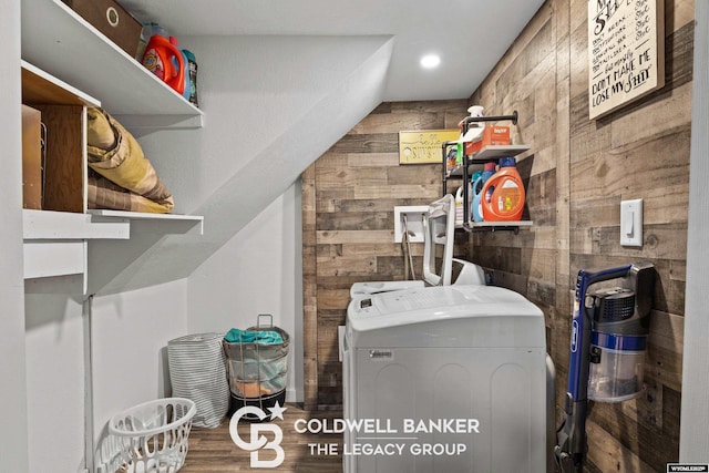 utility room with washing machine and clothes dryer