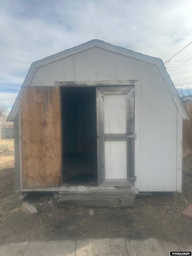 view of outbuilding