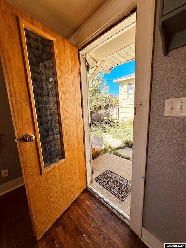 entryway featuring dark wood-style floors