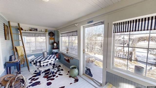 view of sunroom / solarium