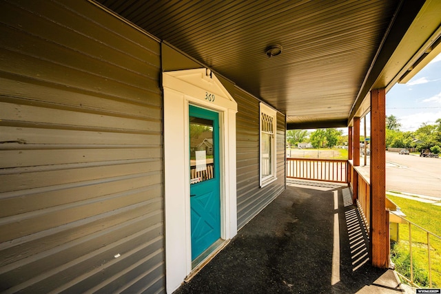 view of patio / terrace featuring covered porch