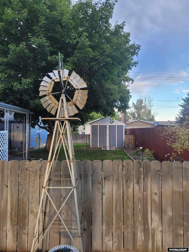 view of yard with a shed