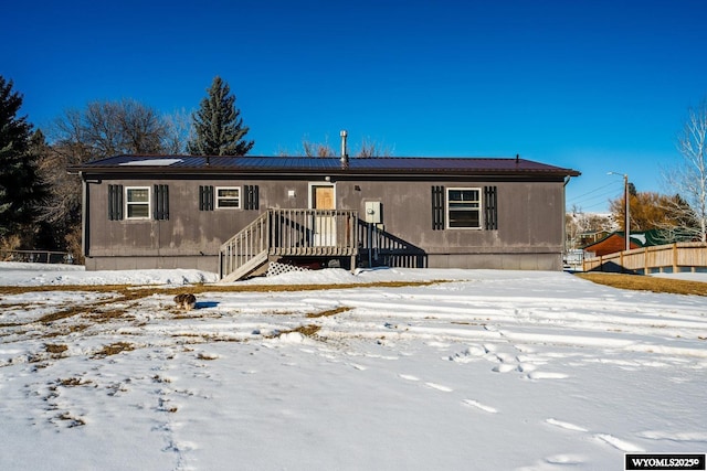 view of front of property