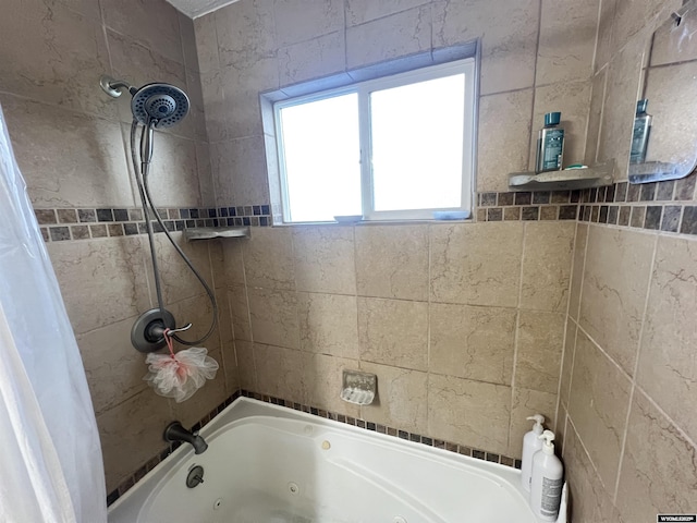 bathroom with shower / tub combo