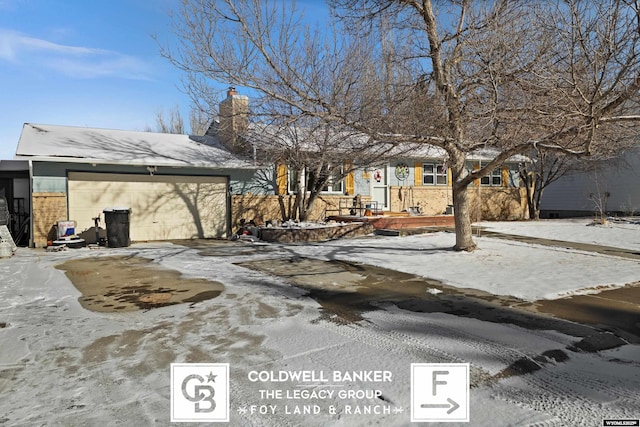 view of front of house featuring a garage