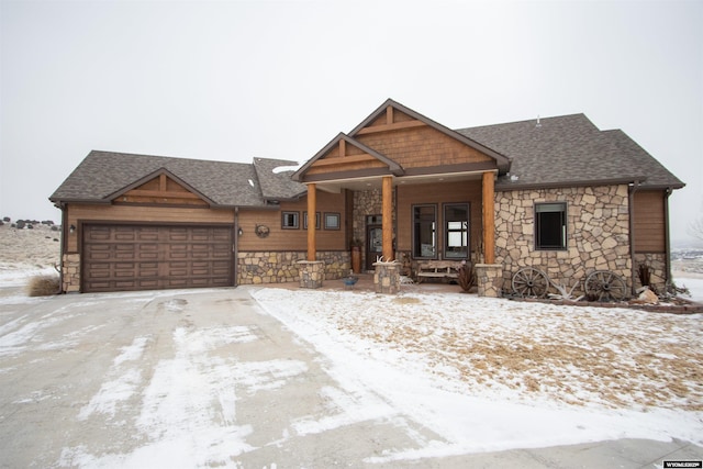 view of front of property featuring a garage