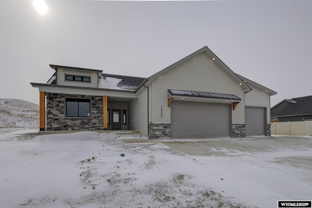 view of front facade featuring a garage